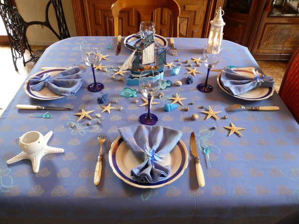 Réglage de la table de fête: comment organiser magnifiquement une table à la maison - photo