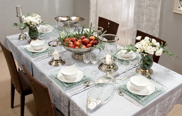 Réglage de la table de fête: comment organiser magnifiquement une table à la maison - photo