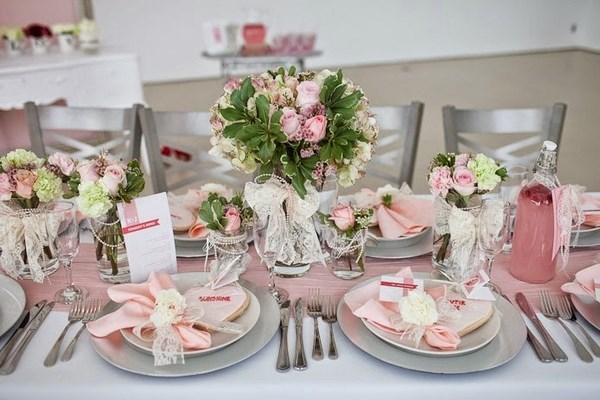 Réglage de la table de fête: comment organiser magnifiquement une table à la maison - photo