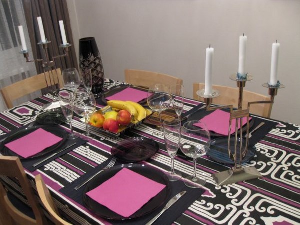 Réglage de la table de fête: comment organiser magnifiquement une table à la maison - photo