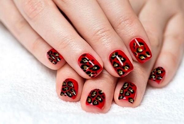 Manicure merah yang indah 2024-2025 - gambar, idea-idea manicure merah