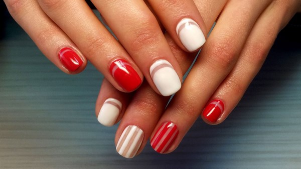 Manicure merah yang indah 2024-2025 - gambar, idea-idea manicure merah