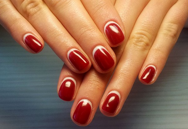 Manicure merah yang indah 2024-2025 - gambar, idea-idea manicure merah