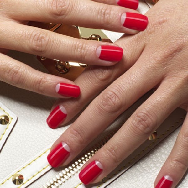 Manicure merah yang indah 2024-2025 - gambar, idea-idea manicure merah