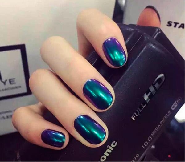 Manicure cermin yang menggembirakan 2024-2025: gambar, idea manicure cermin