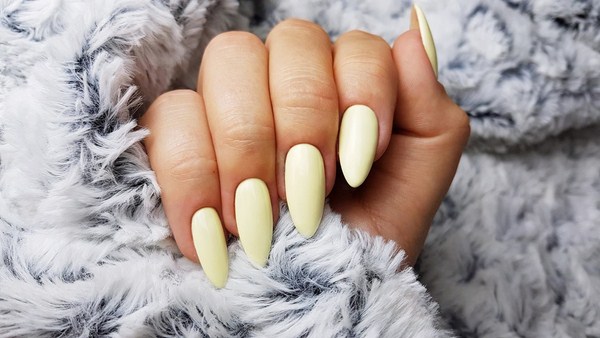 Manicure na ostre paznokcie 2024-2025: zdjęcia, pomysły, nowe przedmioty