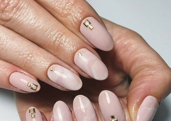 Piękny nagi manicure: zdjęcia, wiadomości, pomysły nagiego manicure