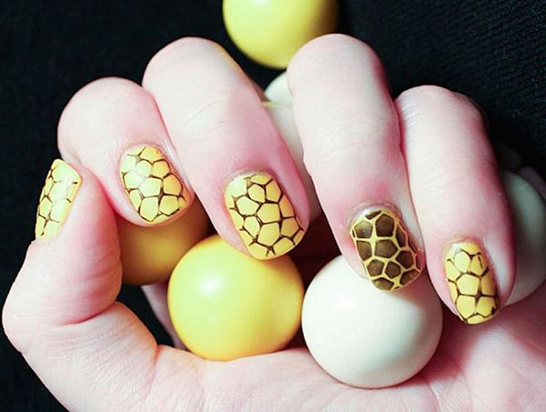 Manicure kuning asli 2024-2025 dalam gaya yang berbeza: perkara baru, idea, trend