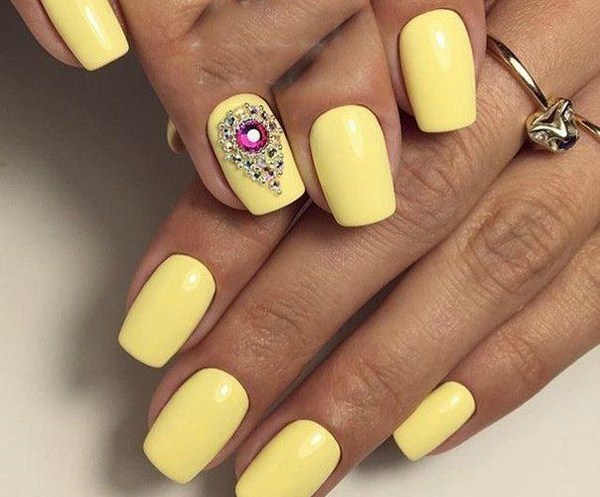 Manicure kuning asli 2024-2025 dalam gaya yang berbeza: perkara baru, idea, trend