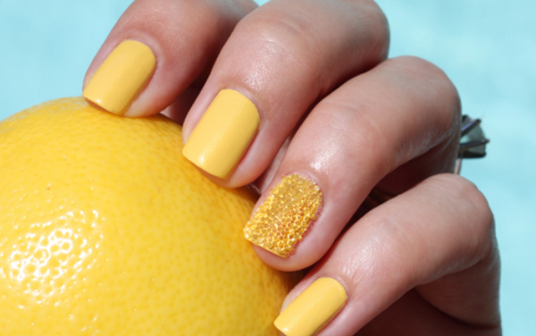 Manicure kuning asli 2024-2025 dalam gaya yang berbeza: perkara baru, idea, trend