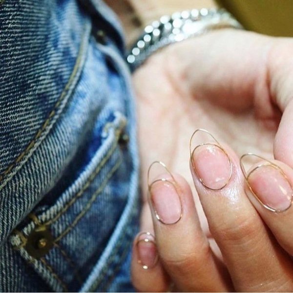 Manicure bergaya dalam gaya minimalism: idea terbaik untuk minicism manicure, trend, foto