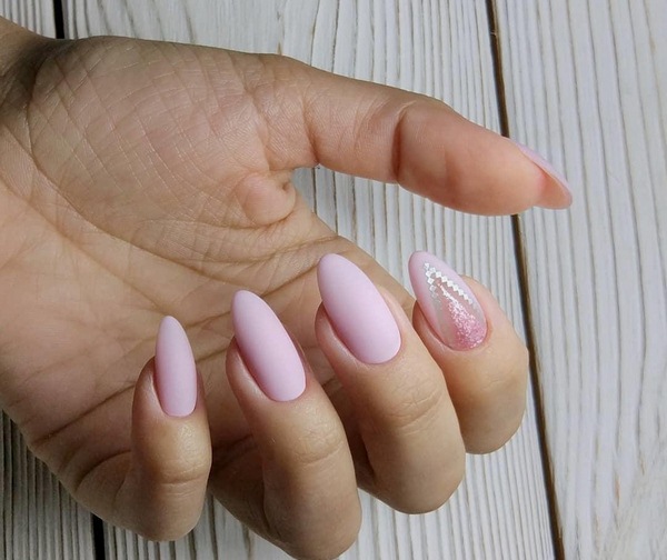 Manicure bergaya dalam gaya minimalism: idea terbaik untuk minicism manicure, trend, foto