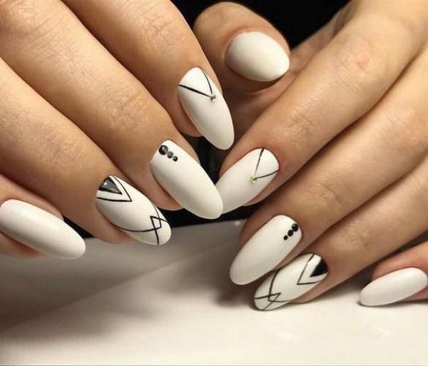 Manicure bergaya dalam gaya minimalism: idea terbaik untuk minicism manicure, trend, foto