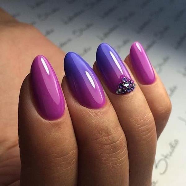 Manicure ungu yang lazat 2024-2025: idea, produk baru, trend - foto