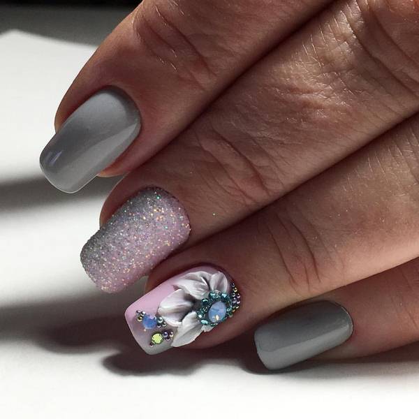 Wspaniały manicure kwiatowy 2024-2025: zdjęcia, pomysły manicure z kwiatami