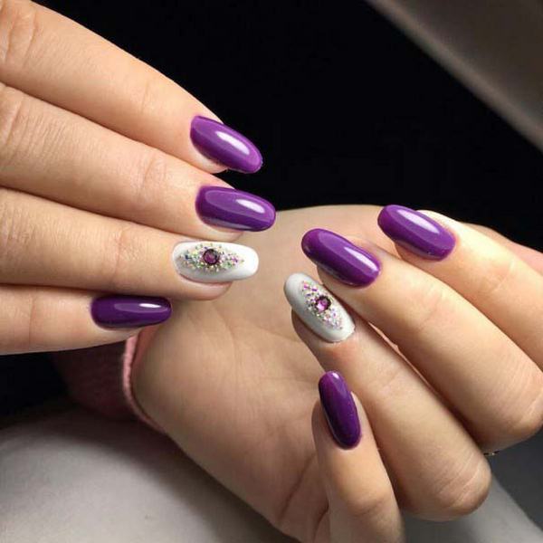 Manicure ungu yang lazat 2024-2025: idea, produk baru, trend - foto