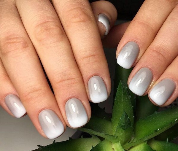 Manicure z tajemniczym kocim okiem 2024-2025: pomysły na paznokcie