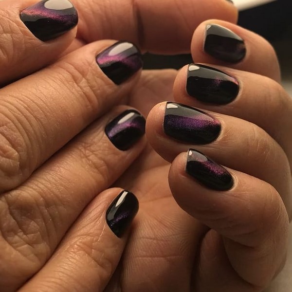 Manicure z tajemniczym kocim okiem 2024-2025: pomysły na paznokcie