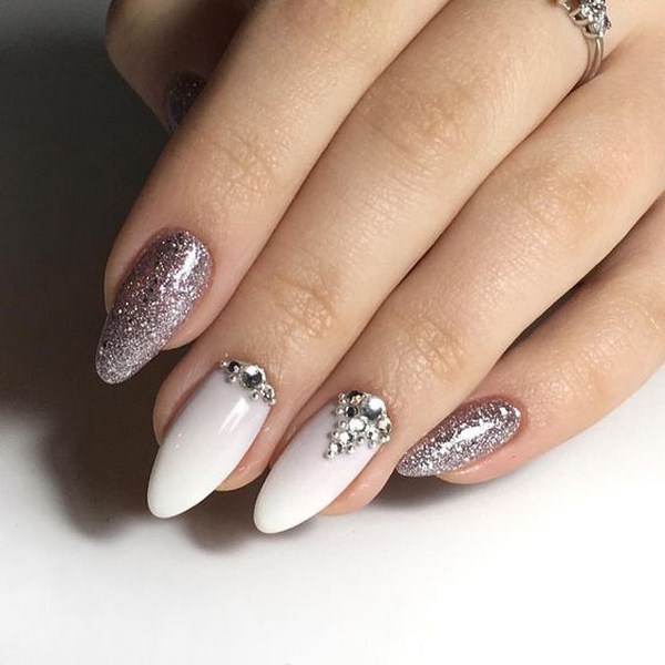 Manicure paling bergaya dengan rhinestones: idea hebat dan gambar berwarna musim 2024-2025