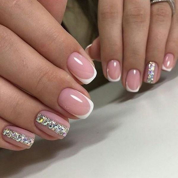 Manicure paling bergaya dengan rhinestones: idea hebat dan gambar berwarna musim 2024-2025