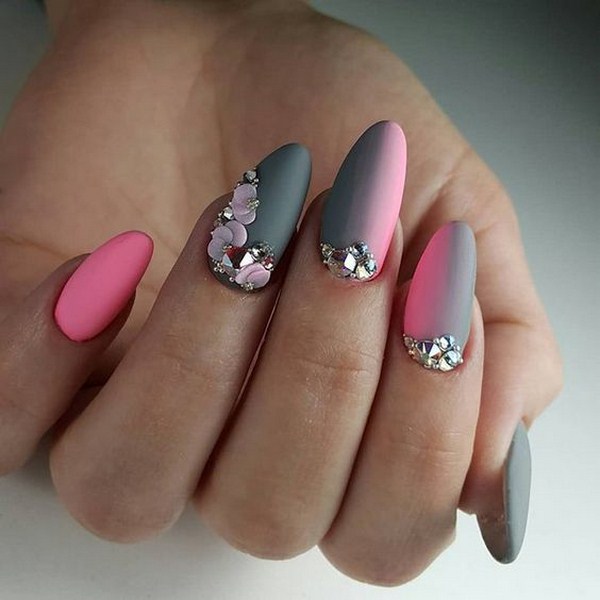 Manicure paling bergaya dengan rhinestones: idea hebat dan gambar berwarna musim 2024-2025