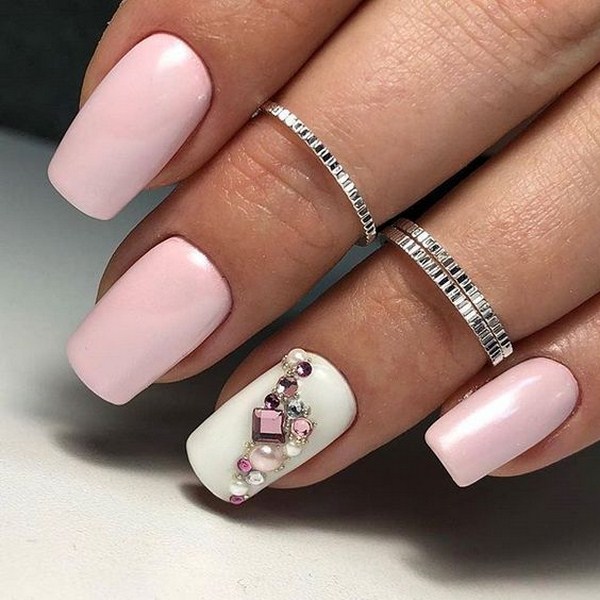 Manicure paling bergaya dengan rhinestones: idea hebat dan gambar berwarna musim 2024-2025