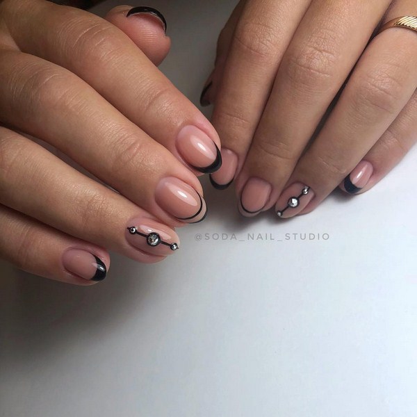 Manicure paling bergaya dengan rhinestones: idea hebat dan gambar berwarna musim 2024-2025