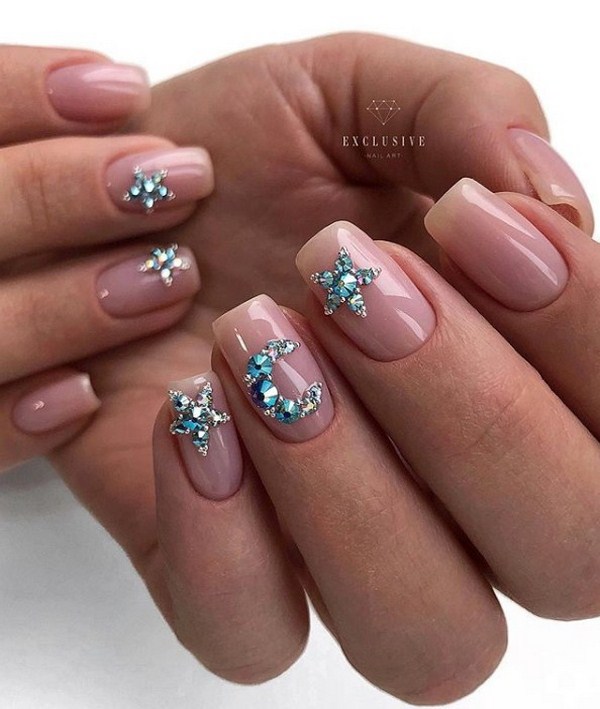 Manicure paling bergaya dengan rhinestones: idea hebat dan gambar berwarna musim 2024-2025