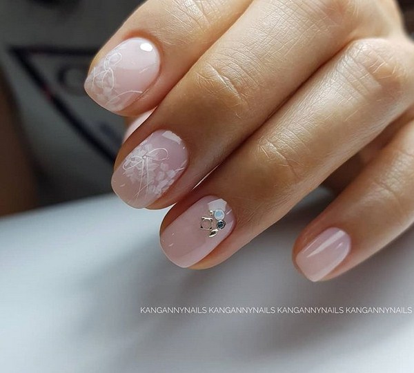 Manicure paling bergaya dengan rhinestones: idea hebat dan gambar berwarna musim 2024-2025