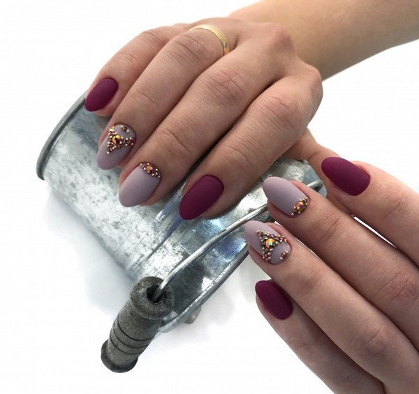 Manicure paling bergaya dengan rhinestones: idea hebat dan gambar berwarna musim 2024-2025