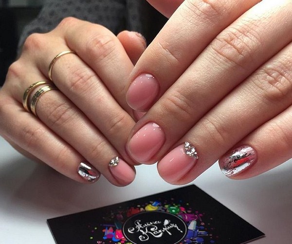 Manicure paling bergaya dengan rhinestones: idea hebat dan gambar berwarna musim 2024-2025