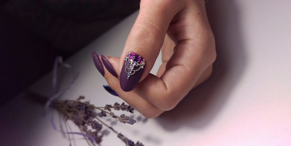 Manicure paling bergaya dengan rhinestones: idea hebat dan gambar berwarna musim 2024-2025