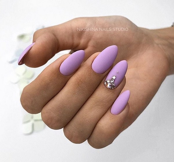 Manicure paling bergaya dengan rhinestones: idea hebat dan gambar berwarna musim 2024-2025