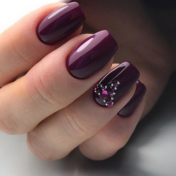 Manicure paling bergaya dengan rhinestones: idea hebat dan gambar berwarna musim 2024-2025