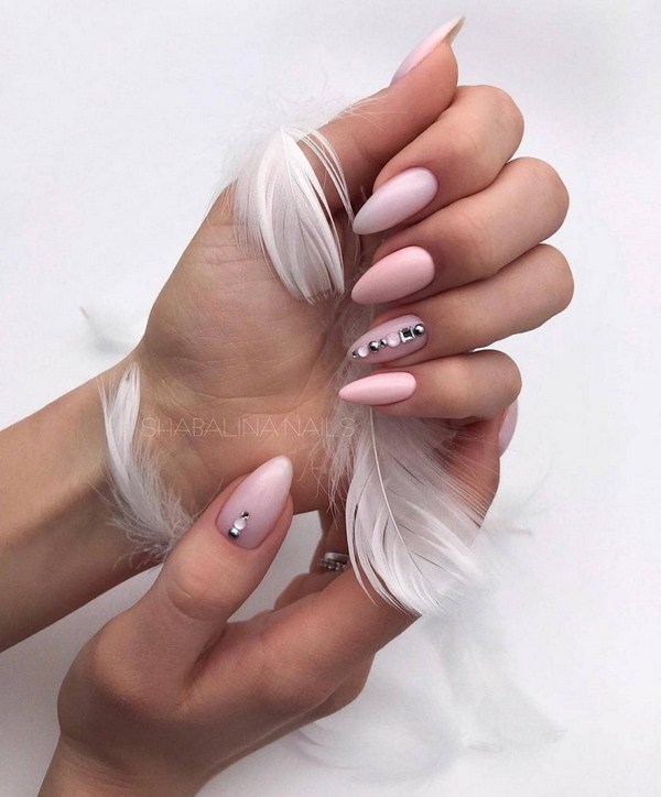 Manicure paling bergaya dengan rhinestones: idea hebat dan gambar berwarna musim 2024-2025