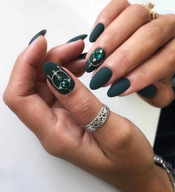 Manicure paling bergaya dengan rhinestones: idea hebat dan gambar berwarna musim 2024-2025