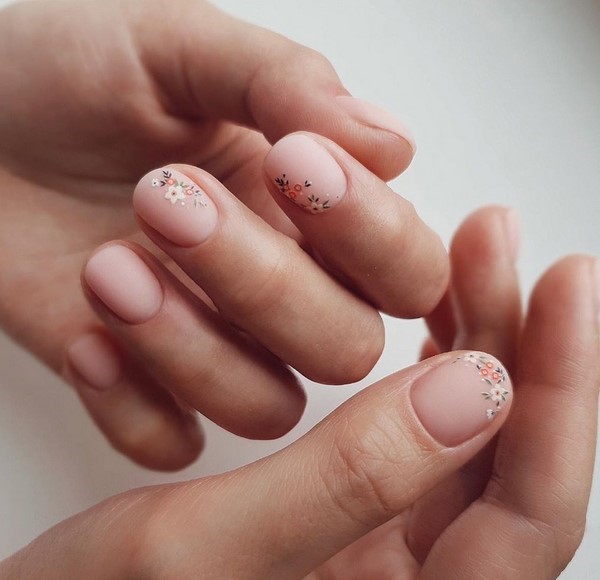 Manicure cantik untuk kuku pendek 2024-2025: idea-idea gambar manicure untuk kuku pendek