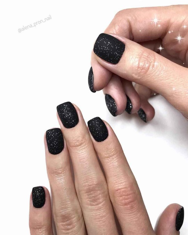 Manicure cantik untuk kuku pendek 2024-2025: idea-idea gambar manicure untuk kuku pendek