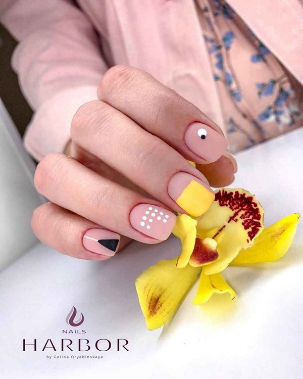 Manicure cantik untuk kuku pendek 2024-2025: idea-idea gambar manicure untuk kuku pendek