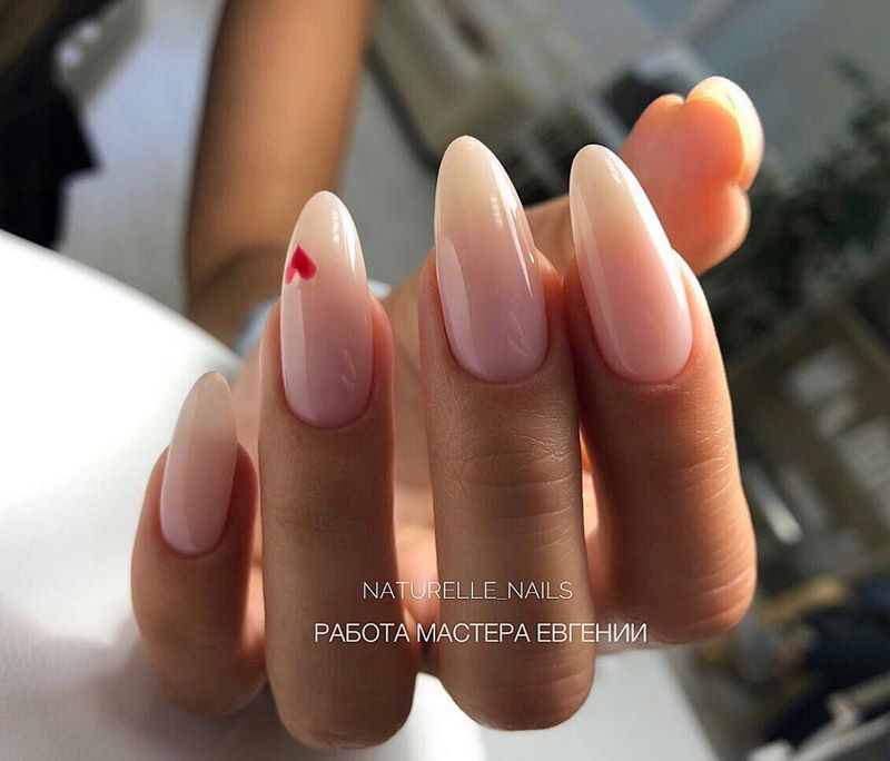 Idea manicure untuk Hari Valentine 2024: novel cantik foto yang indah