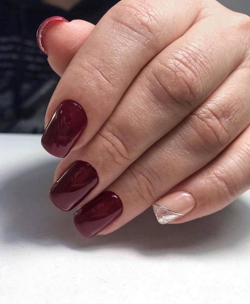 Manicure burgundy menawan 2024-2025 dalam teknik dan gaya baru