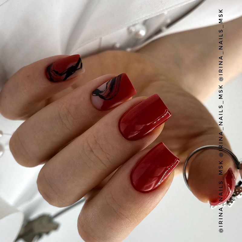 Manicure burgundy menawan 2024-2025 dalam teknik dan gaya baru