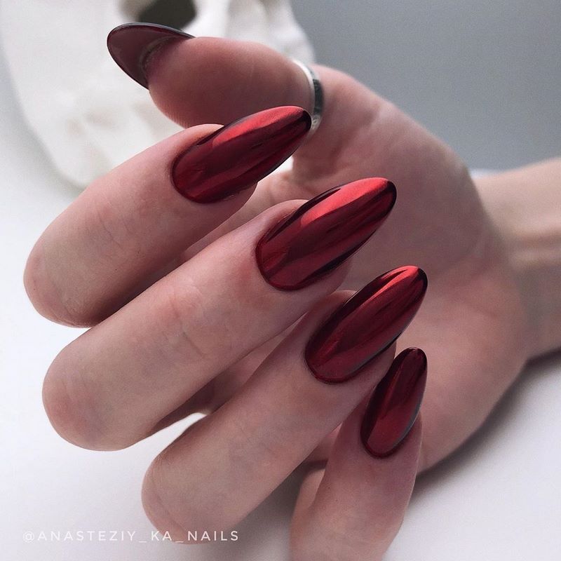 Manicure burgundy menawan 2024-2025 dalam teknik dan gaya baru