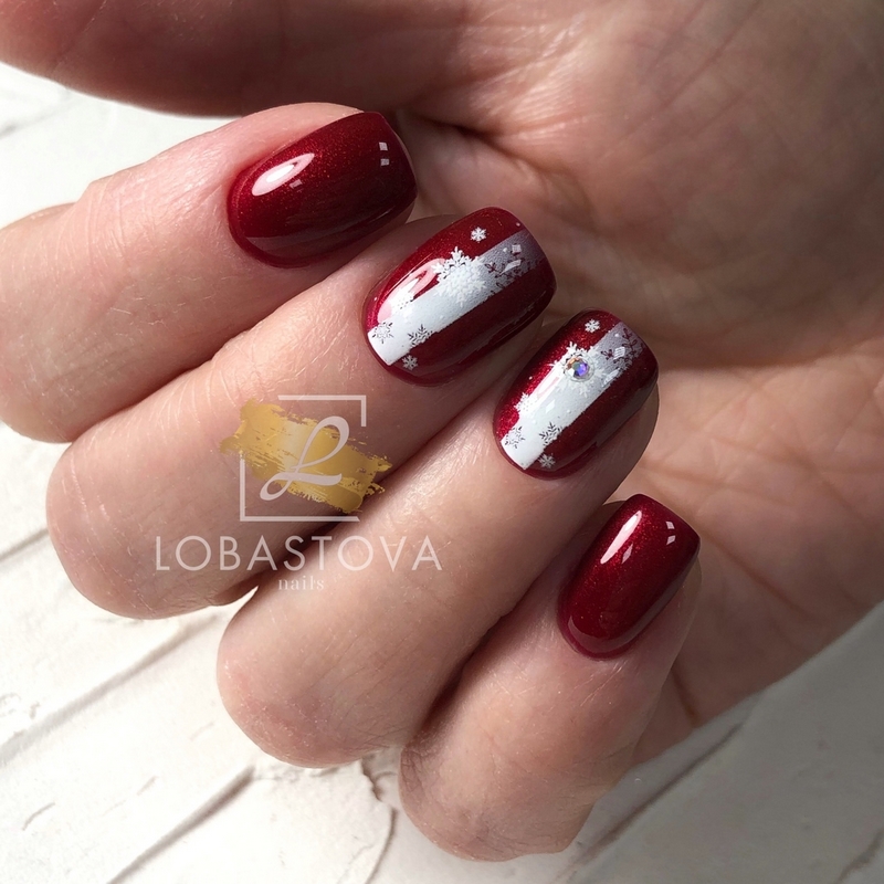 Manicure burgundy menawan 2024-2025 dalam teknik dan gaya baru