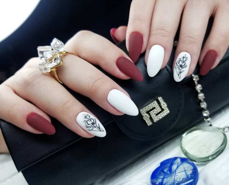 Manicure burgundy menawan 2024-2025 dalam teknik dan gaya baru