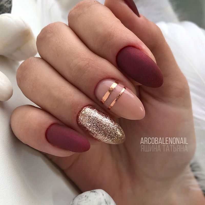 Manicure burgundy menawan 2024-2025 dalam teknik dan gaya baru