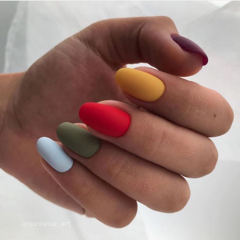 Manicure matte bergaya 2024-2025: foto, berita, idea-idea manicure matte