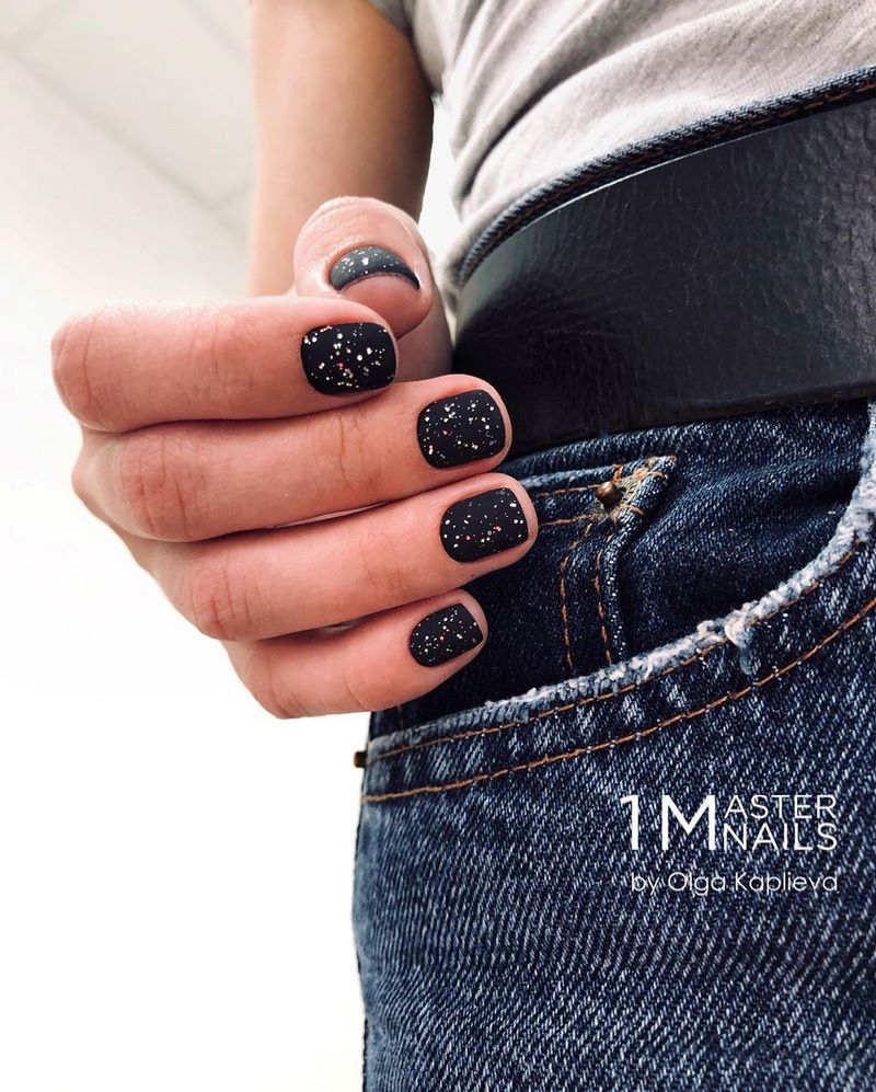 Manicure matte bergaya 2024-2025: foto, berita, idea-idea manicure matte