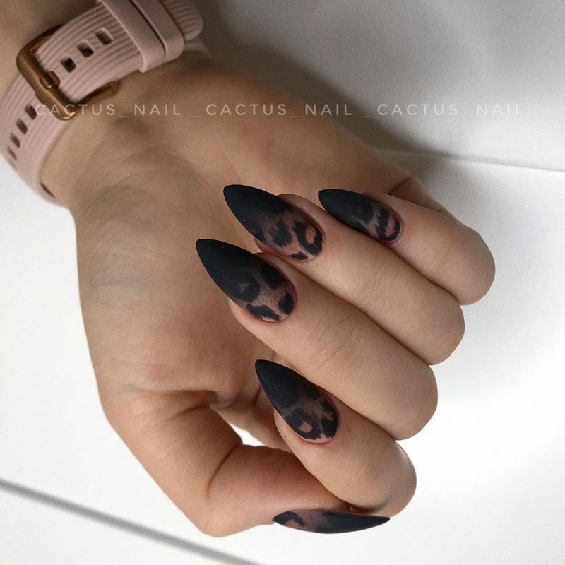 Manicure matte bergaya 2024-2025: foto, berita, idea-idea manicure matte