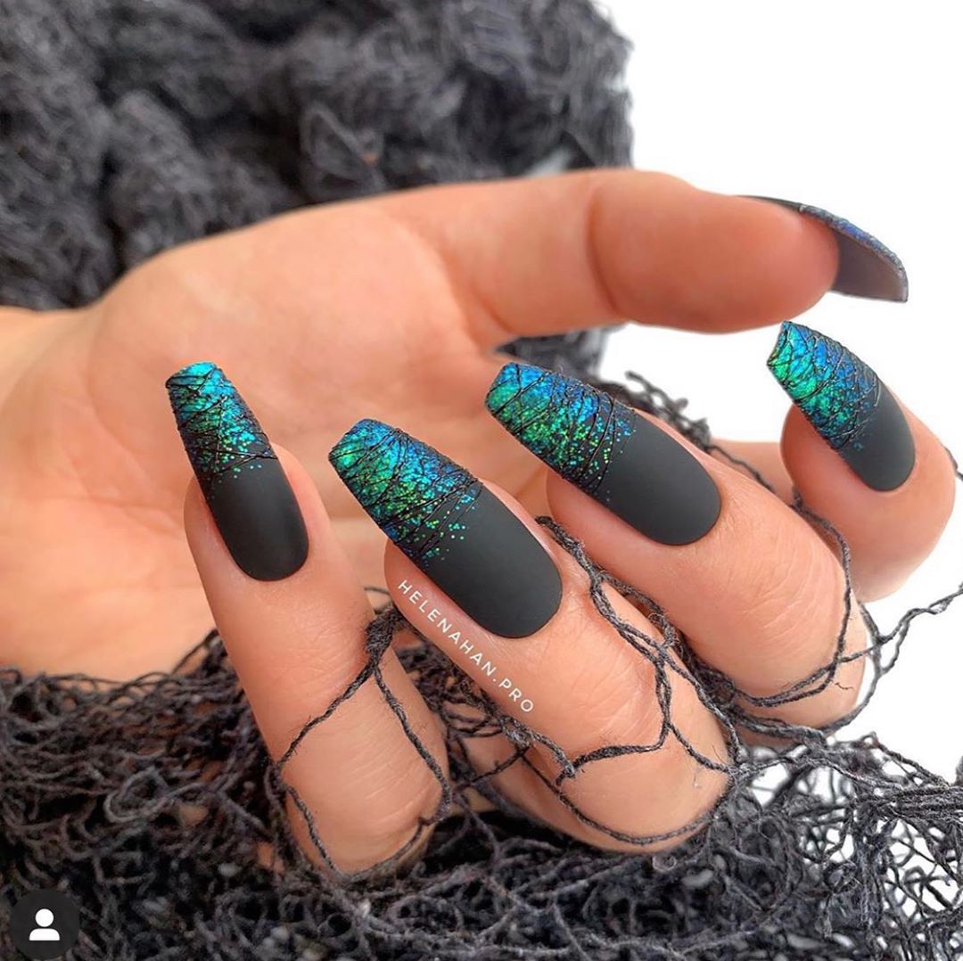 Trend manicure yang paling indah di musim 2024-2025: produk baru terbaik, idea terbaik dalam foto